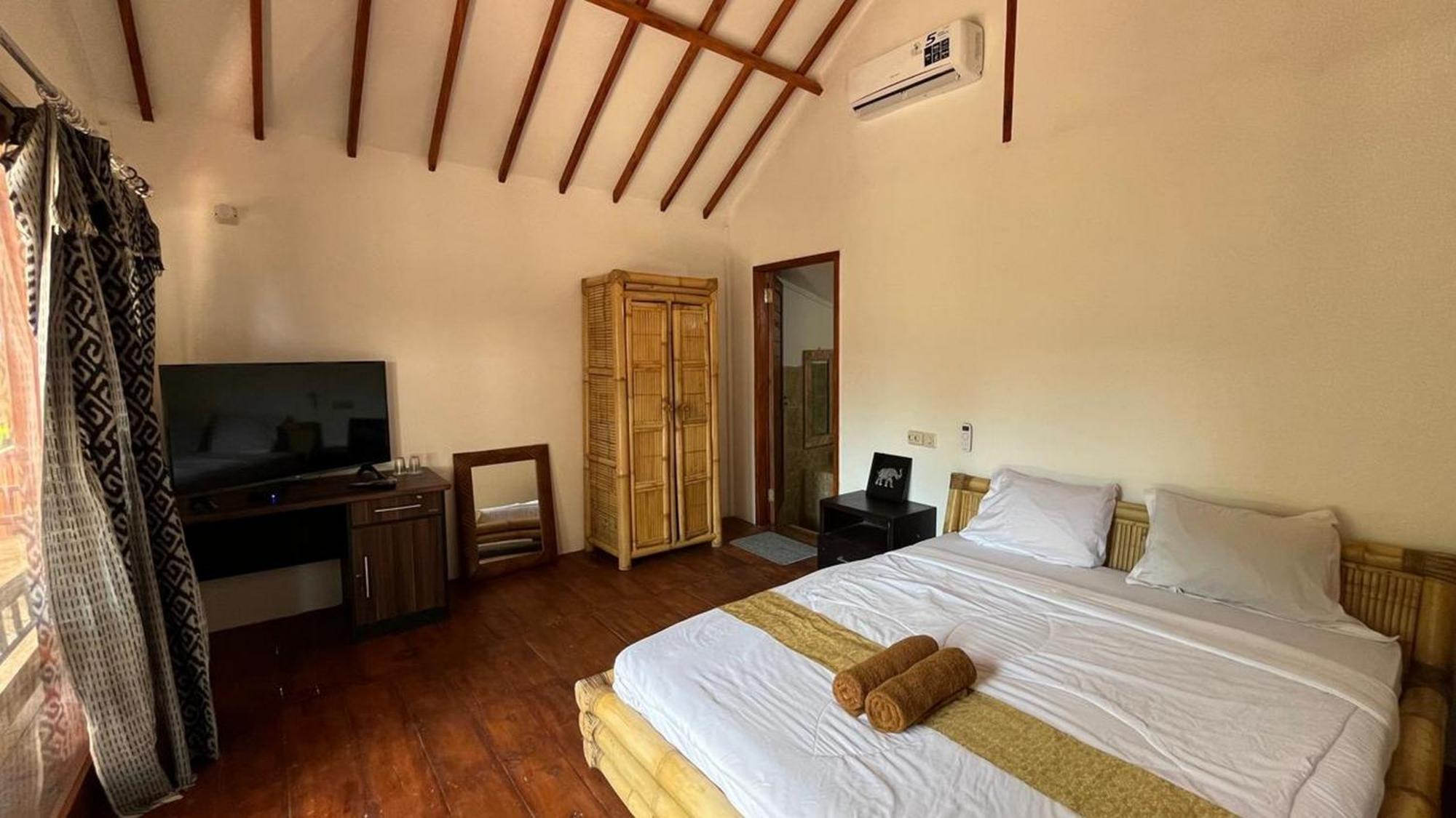 Cici Bungalow Senggigi Mangsit Eksteriør billede