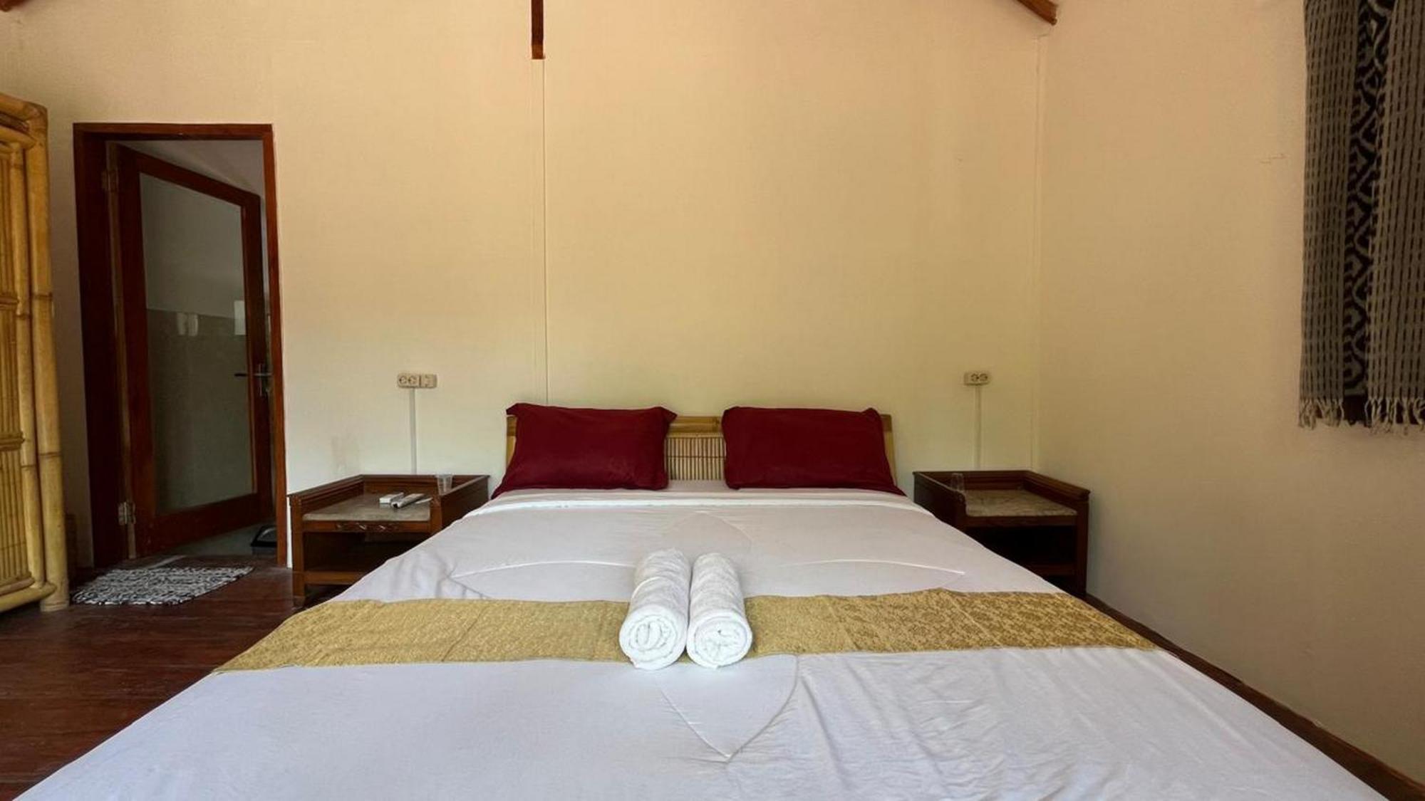 Cici Bungalow Senggigi Mangsit Eksteriør billede